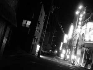 甲突川に沿うように存在した遊廓　色街の歴史を連綿と現代へも残すソープ街